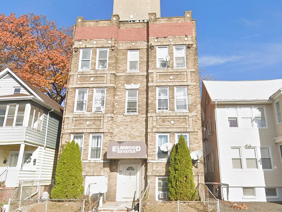 262 Elmwood Ave #VAR3L
