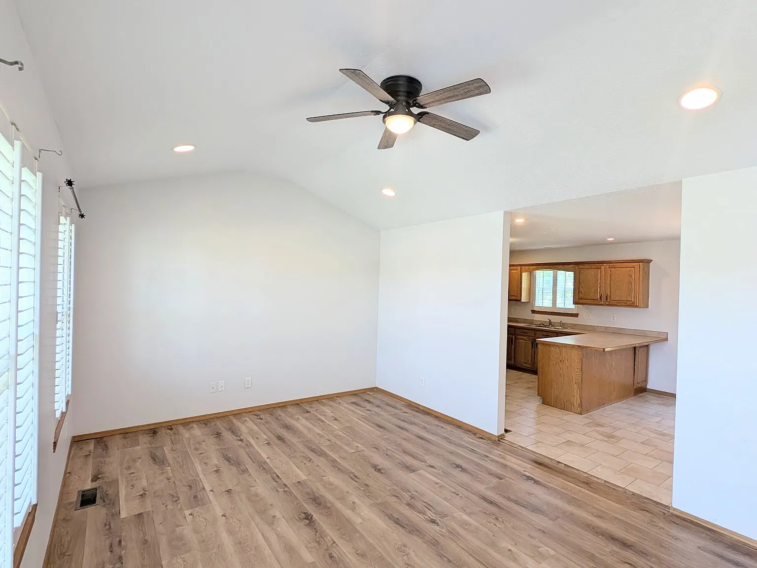 3 bed, 1170 sqft, $1,450 — Photo 2