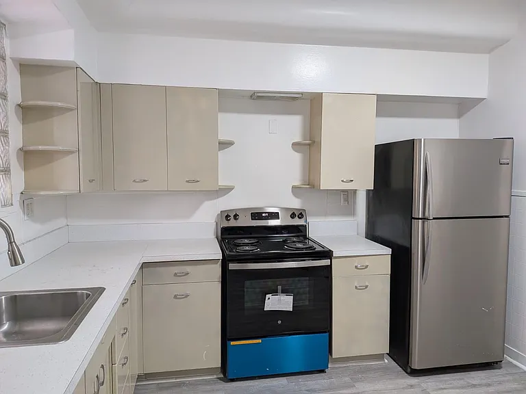 307 W Centre St — Photo 24