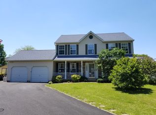6078 High Meadow Dr, Pipersville, PA 18947
