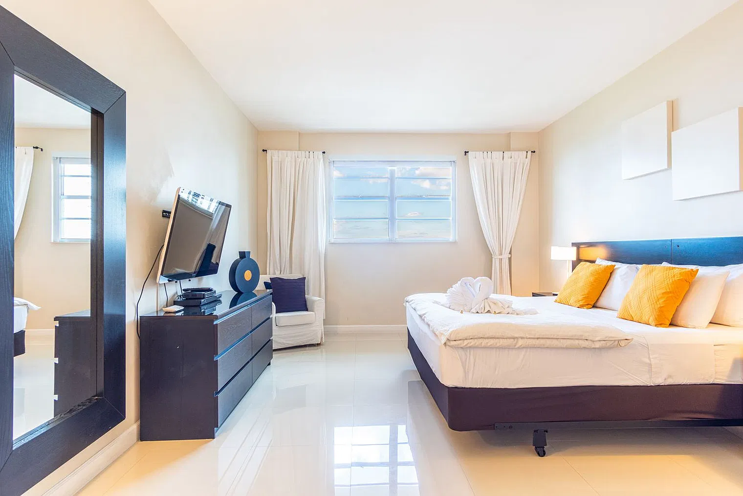 2 bed, 2.0 bath, 1506 sqft, $5,748 — Photo 4