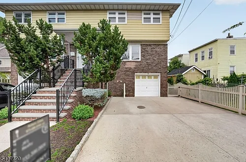 210 Walnut St #R Photo 1