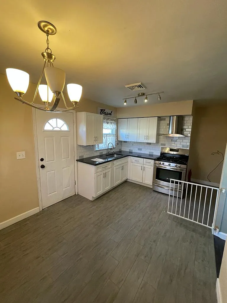 4 bed, $3,800 — Photo 3