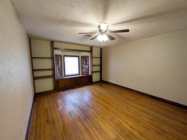 770 Peyton Dr — Photo 3