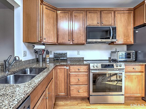 3rd image of 31 South Turnpike Road APT C2