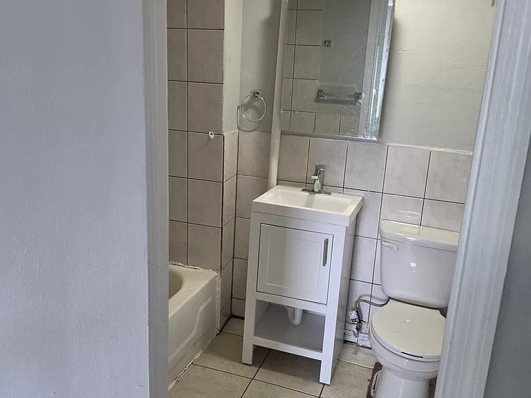 302 Van Houten St #1 — Photo 6