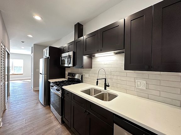 5th image of 3358 W Montrose Ave Unit 3