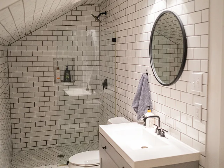 612 N Madison Ave — Photo 21