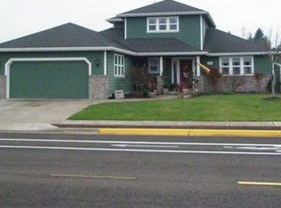 908 Mountain River Dr, Lebanon, OR 97355