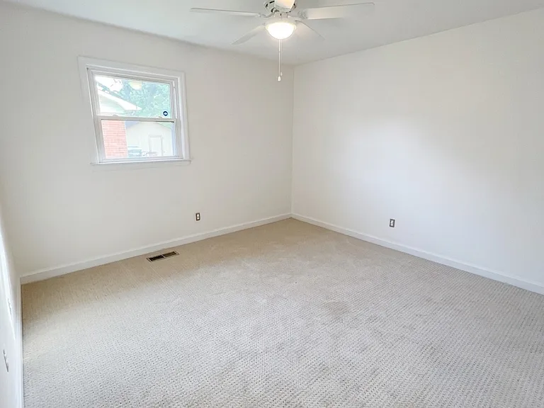 4020 Fieldcrest Rd — Photo 5