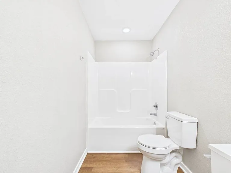 306 W Market St — Photo 39