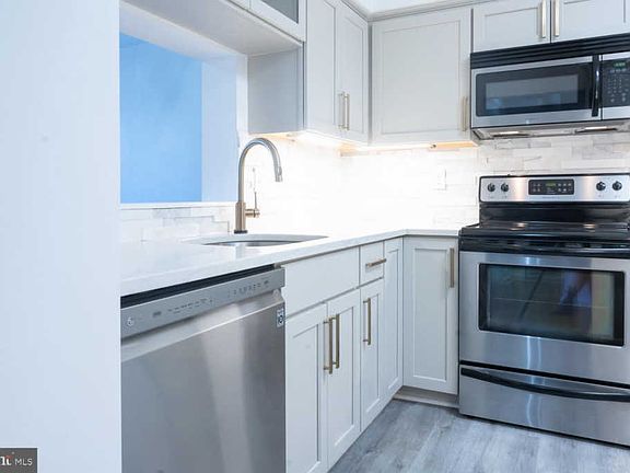 5th image of 1805 Crystal Dr APT 704S