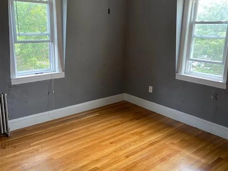 130 Willow Ave — Photo 14