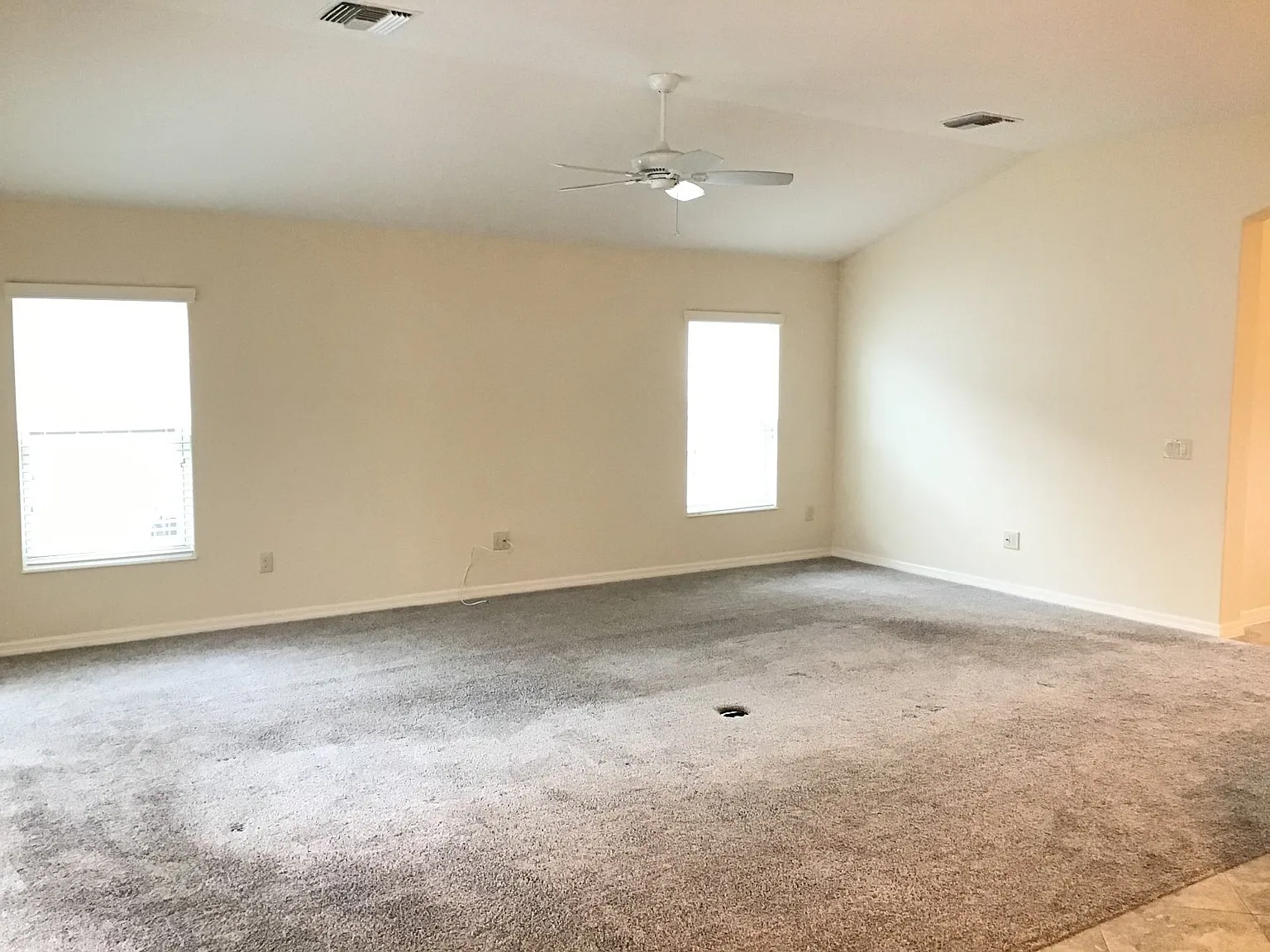 3 bed, 2.0 bath, 1930 sqft, $2,600 — Photo 3