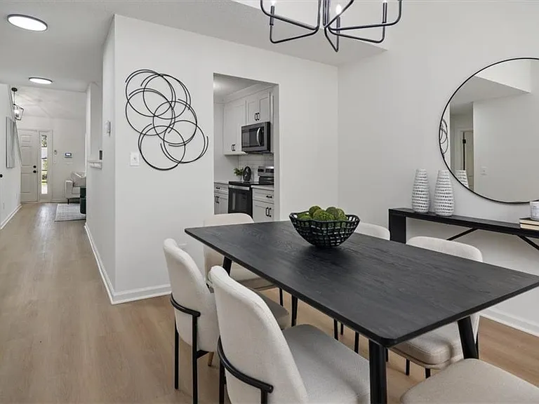 4033 Ravenwood Ct — Photo 13
