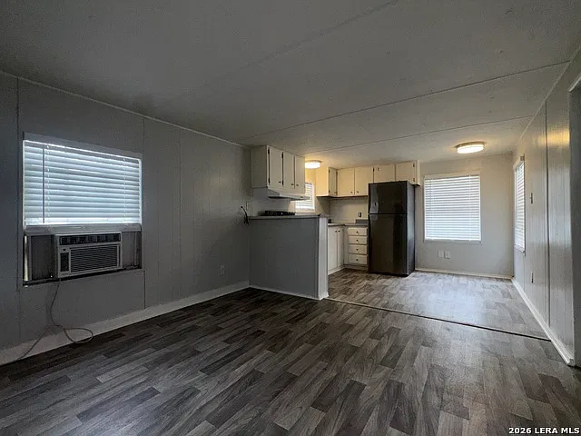 2 bed, 1.0 bath, 648 sqft, $950 — Photo 2