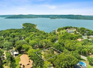 000 Tuttle Road, Hollister, MO 65672