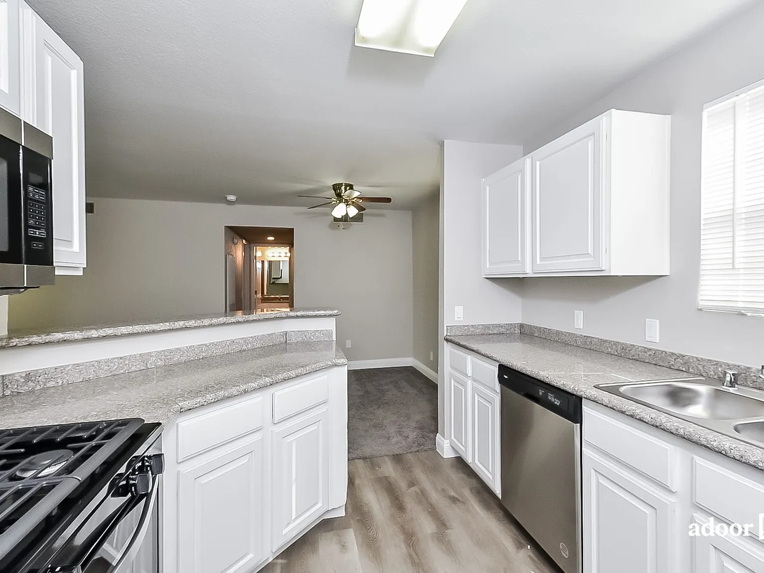 2 bed, 2.0 bath, 1020 sqft, $1,355 — Photo 3