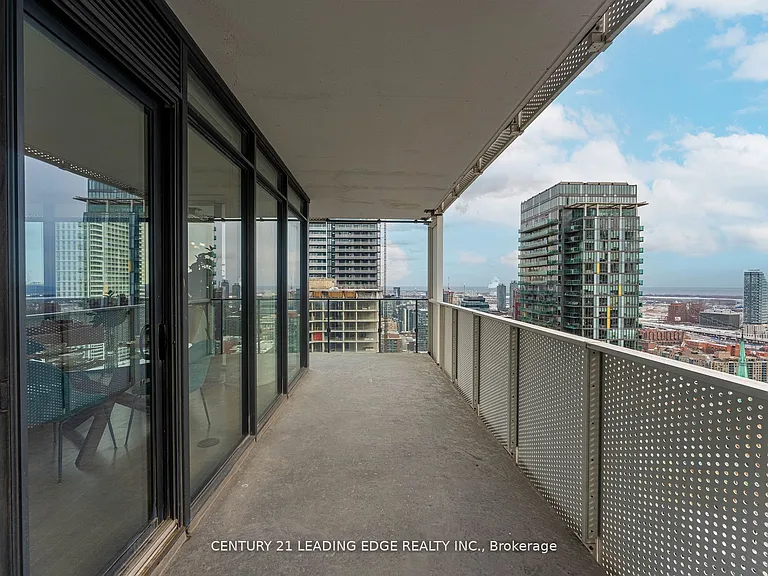 20 Lombard St #3603 — Photo 24