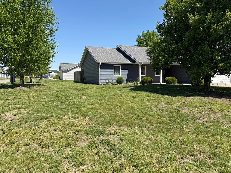 112 Northfield Rd — Photo 1
