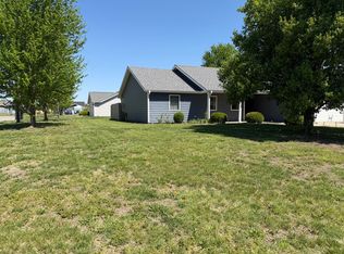 112 Northfield Rd, Manhattan, KS 66502