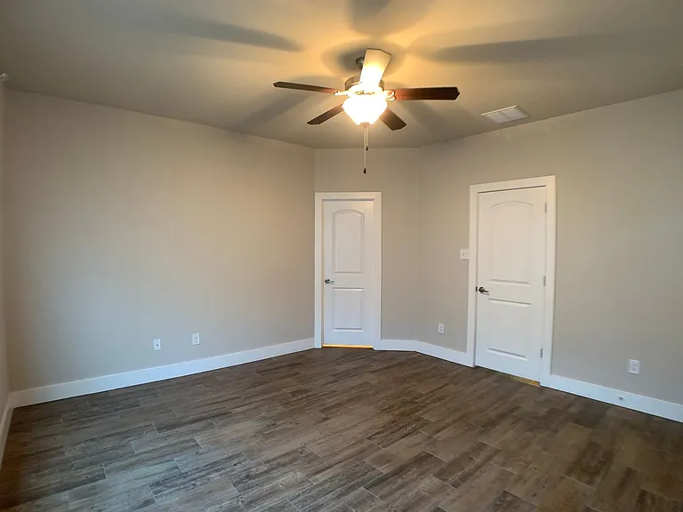 711 Gristmill Dr — Photo 10
