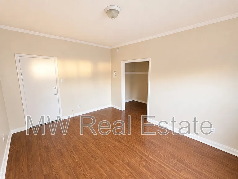 936 E 24th St #105 — Photo 1