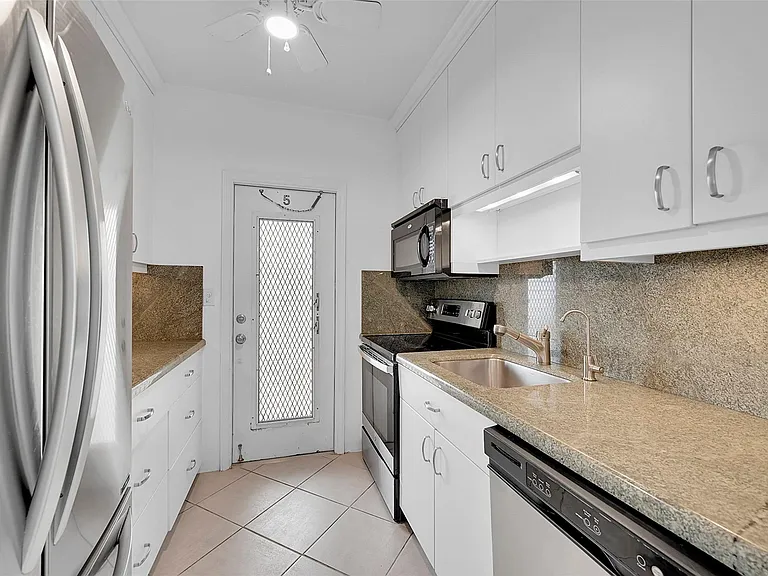 1300 N Ocean Blvd #201 — Photo 7