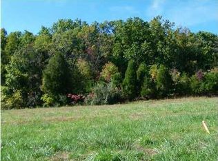 3016 Grand Lakes Dr, Louisville, KY 40299