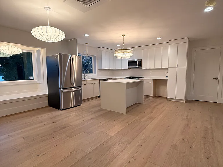20214 NE 18th Pl — Photo 14