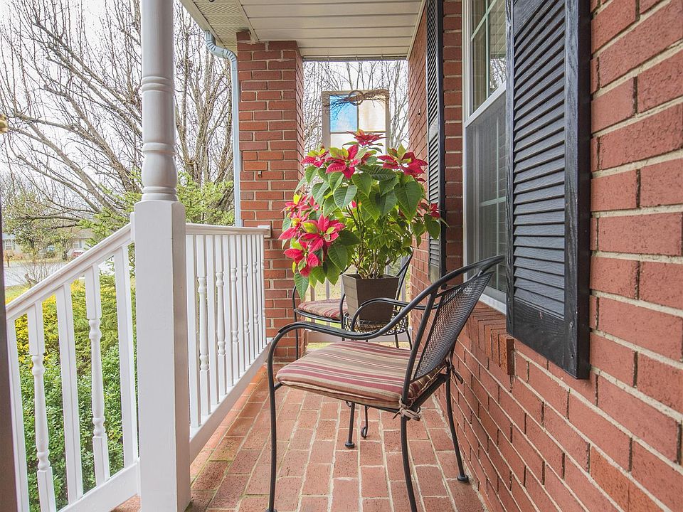 1st image of 315 Elizabeth Ct
