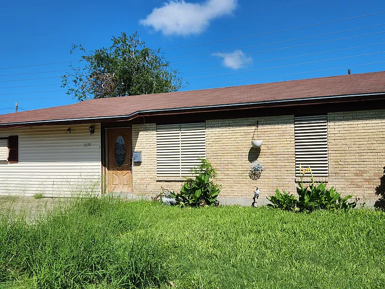 1630 Pinewood Dr — Photo 10