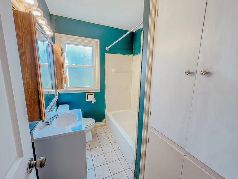 2630 Homecroft Dr — Photo 4
