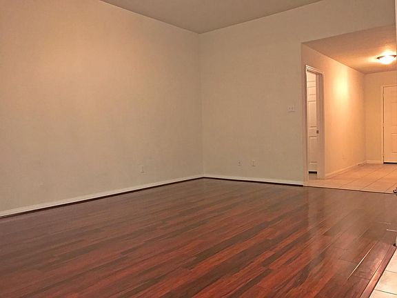 3rd image of 6719 Beech Trail Ct