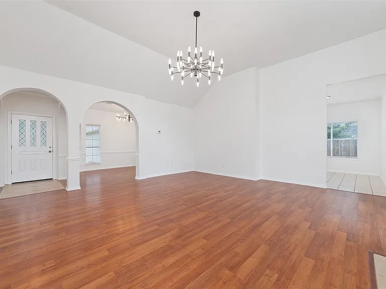 4211 Torrey Creek Ln — Photo 6