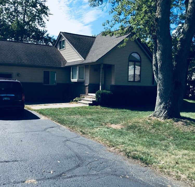 1st image of 1384 Cambria Dr
