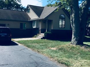 1384 Cambria Dr, Troy, MI
