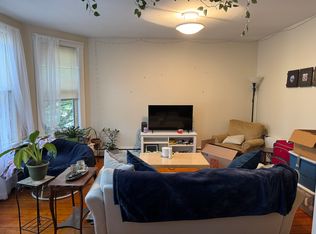 502 Green St #2L, Cambridge, MA 02139