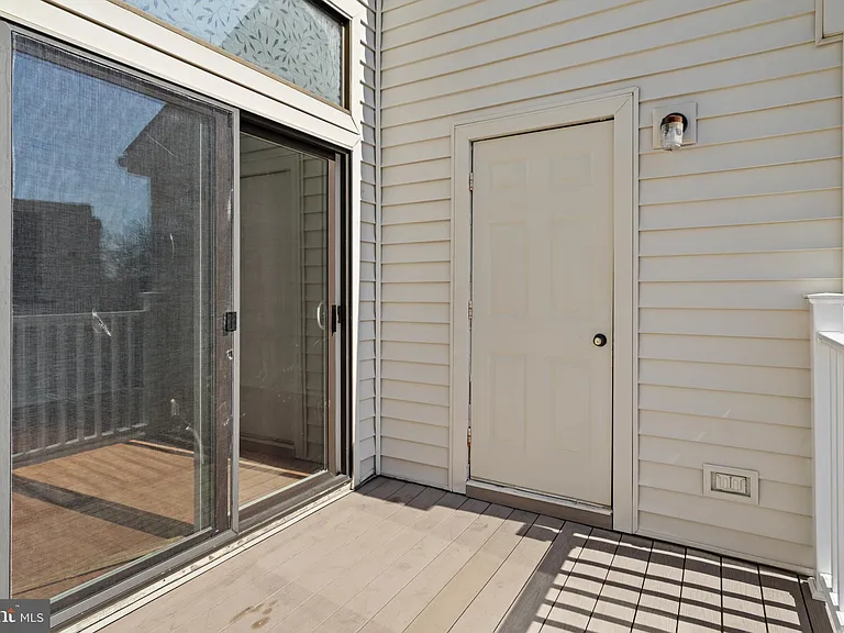 2204 Sandra Rd — Photo 8