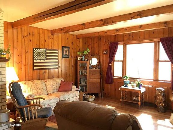 3rd image of 282 N Oakwood Dr