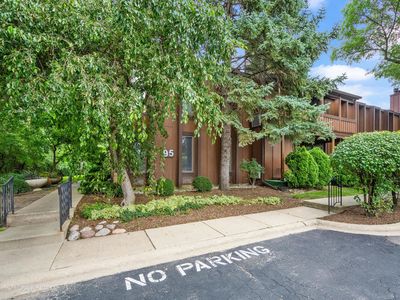 1S095 Spring Rd APT 1D, Oakbrook Terrace, IL, 60181