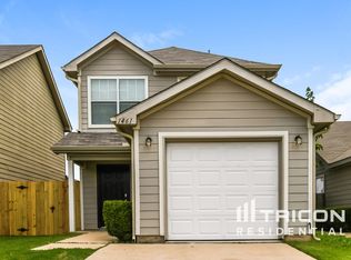 1461 Pine Ln, Fort Worth, TX 76140