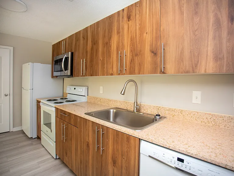 Capital Luxury Condominiums — Photo 28