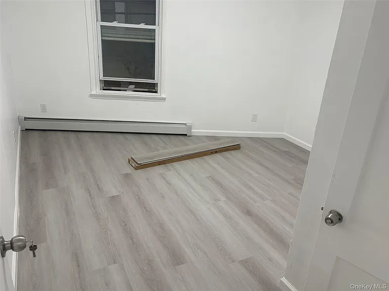 130 Wickham Ave — Photo 5