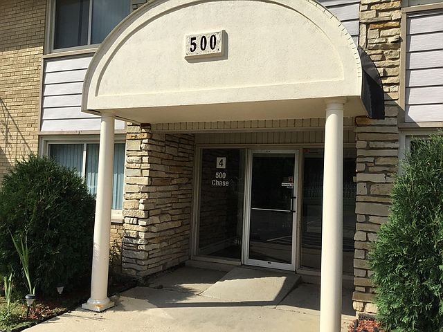 1st image of 500 Chase Dr APT 3