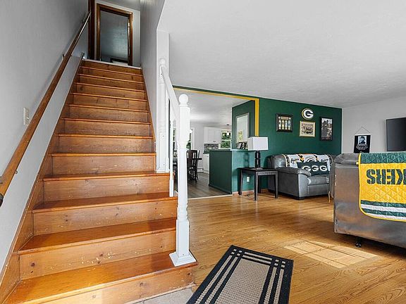 5th image of 2234 S Oneida St