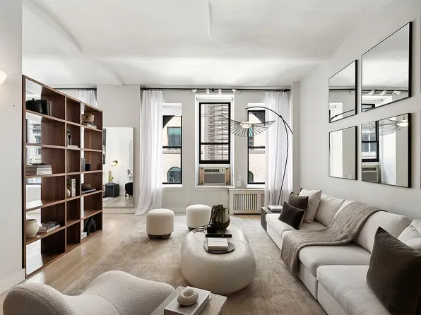4 W 16th St APT 4A, New York, NY 10011