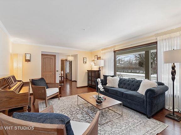 3rd image of 1204 Highland Ln