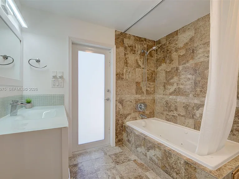 2441 Swanson Ave — Photo 20