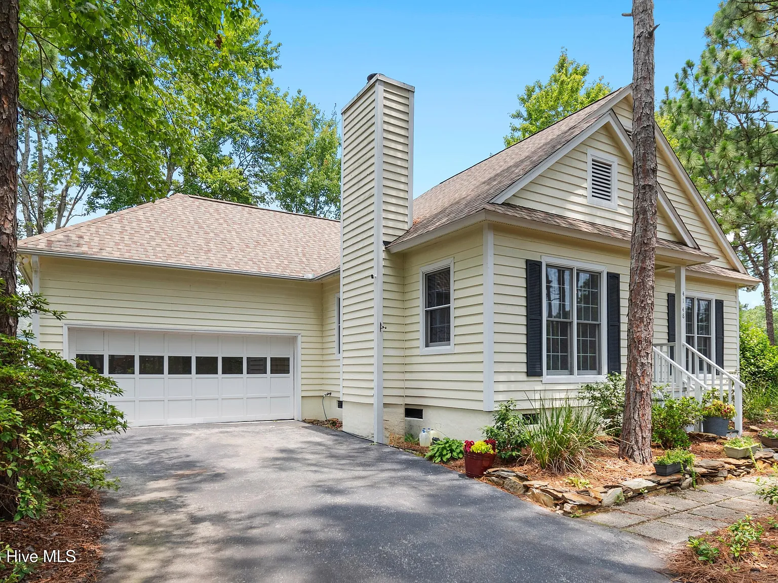 2 bed, 2.0 bath, $2,700 — Photo 2